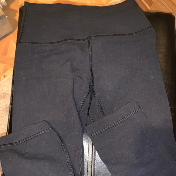 Lululemon leggings 🍋 - Picture 2 of 3